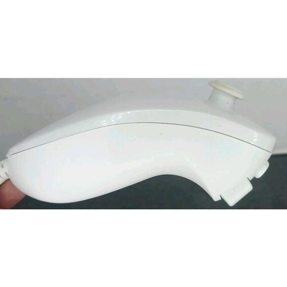 Wii Remote W/ Nunchuck RVL004 Tested - Picture 7 of 8